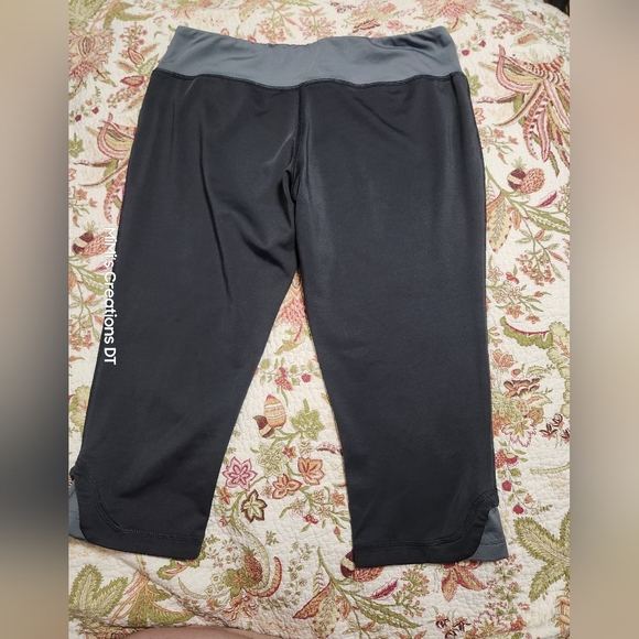 Women's  Grey Workout Capris with LSU Emblem - Picture 10 of 10
